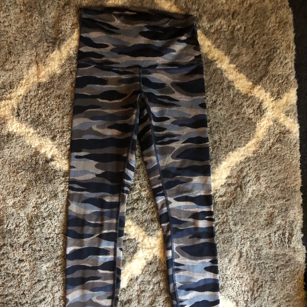 Lululemon camo wunder under